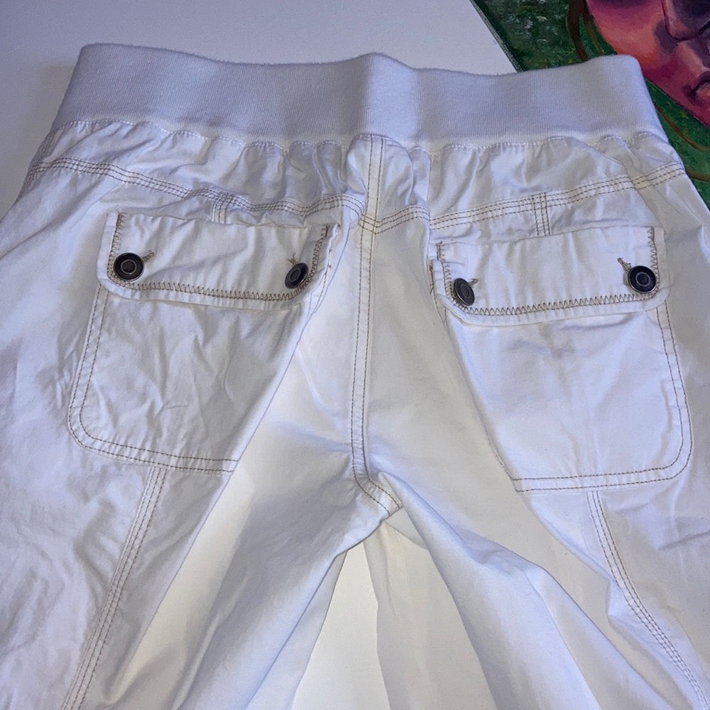 Adjustable capris. - Picture 7 of 10
